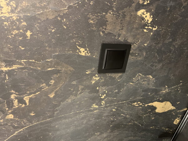 Кам'яний шпон Black Slate Gold 122x244x0,2 см